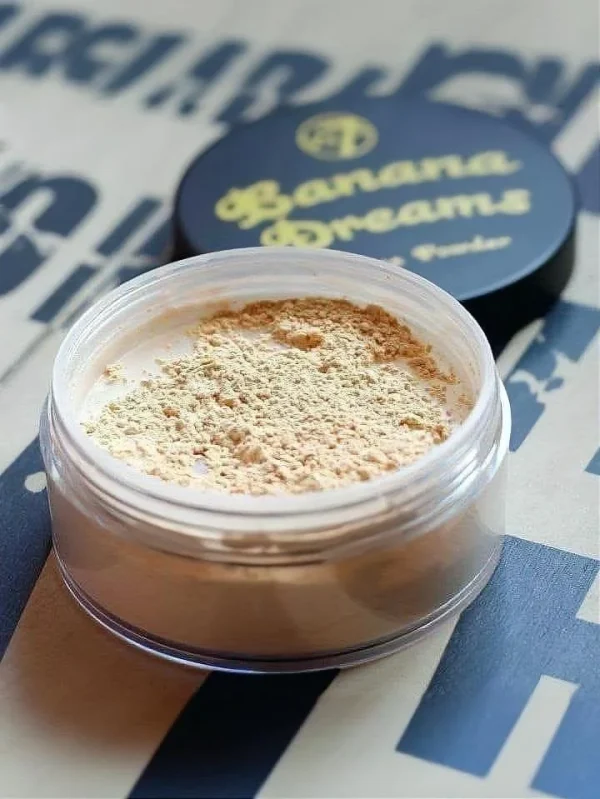 W7 Banana Dreams Loose Powder 20gm 02