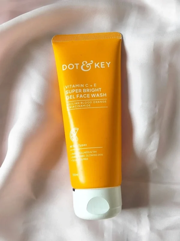 Dot & Key Vitamin C Gel Face Wash + E Super Bright 100ml