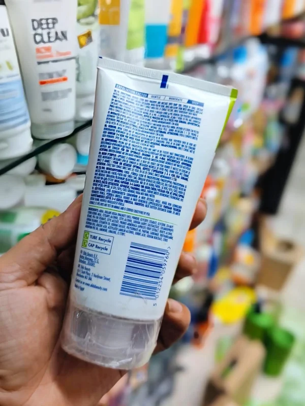 St. Ives Fresh Skin Apricot Scrub 150ml Back